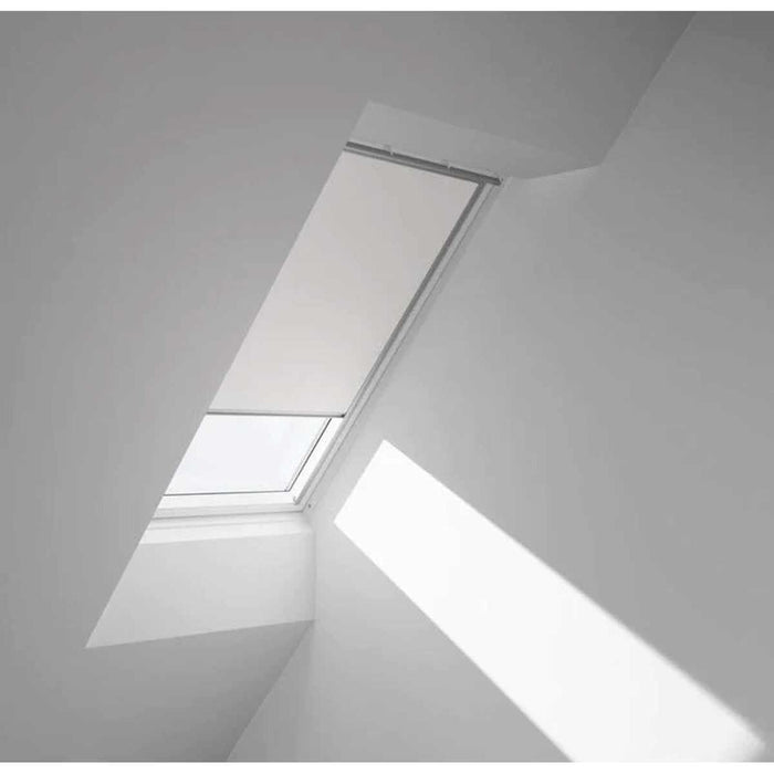 Velux Window Blackout Blind CK04 1025S in White (550mm x 980mm)