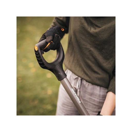 Fiskars Ergonomic™ Rounded Spade Fiskars - Town Tools