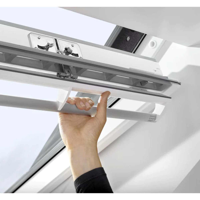 Velux Roof Window GGU MK04 in White (780mm x 980mm)